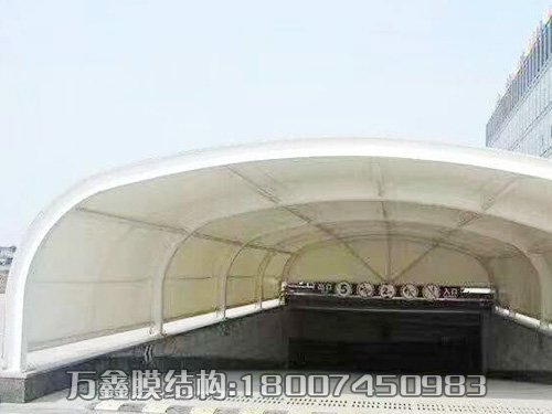 停車場出入口及過道 停車場出入口及過道